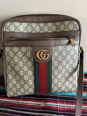 Gucci Beige GG Supreme Crossbody large messenger Brown Trim and Green-Red Web